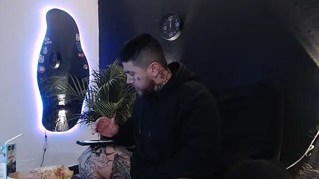 Snapshot of Ash_gusbig chatting on 03.19.25 Ash gusbig online show from 03.19.25