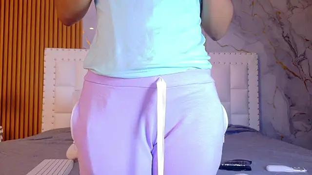 Snapshot of indianschoolgirl chatting on 02.12.26 indianschoolgirl online show from 02.12.26