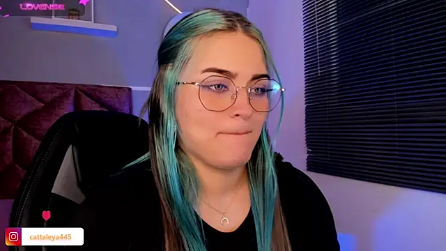 cattaleya    online show from 01.12.25