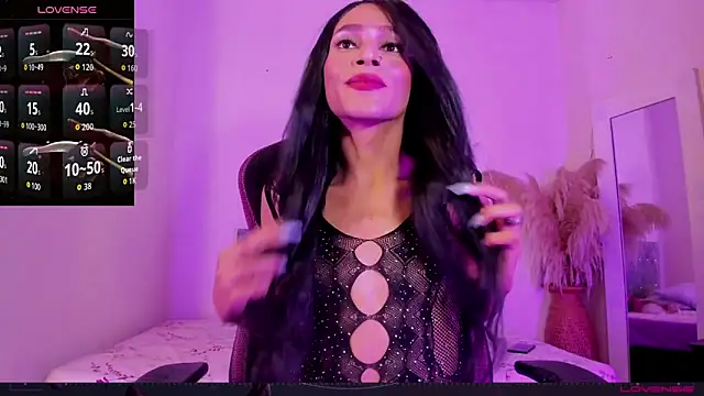 carolinemiller7 online show from 10.08.25