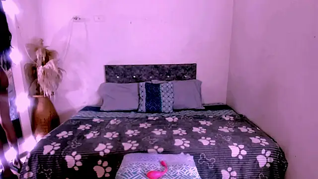 carolinemiller7 online show from 04.04.26