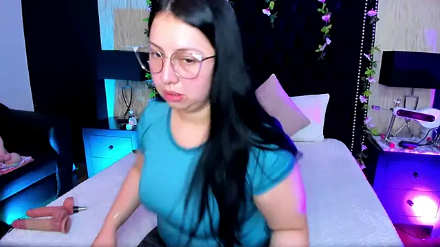 Snapshot of AshleeyPrincess chatting on 11.24.25 AshleeyPrincess online show from 11.24.25