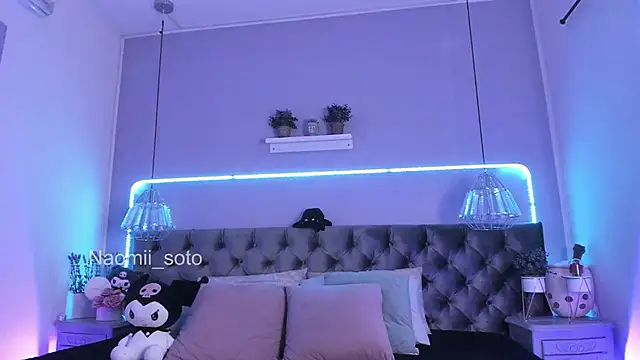 Naomii Soto online show from 03.18.25