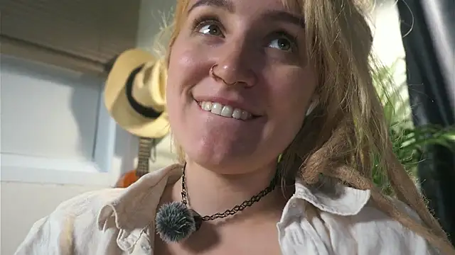 Snapshot of Winnie_sweet chatting on 02.22.25 Winnie sweet online show from 02.22.25