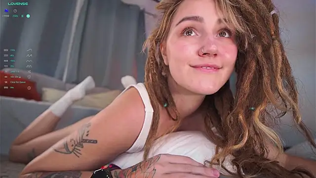 Snapshot of Winnie_sweet chatting on 10.22.25 Winnie sweet online show from 10.22.25