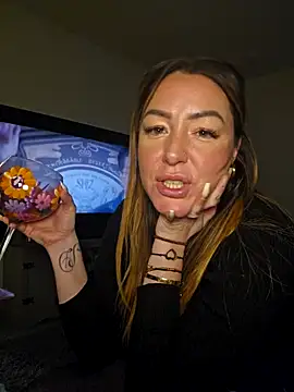 Britishbella online show from 01.11.25