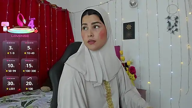 AishaAmin  online show from 03.10.25