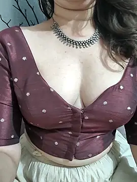 Brown Maxi online show from 02.28.25