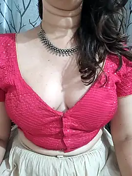 Brown Maxi online show from 03.02.25