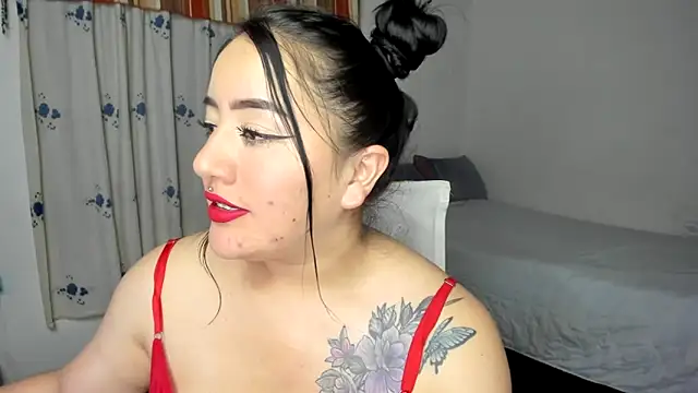 Snapshot of kirara_dirty chatting on 12.21.24 kirara dirty online show from 12.21.24