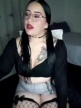 Snapshot of kirara_dirty chatting on 12.22.24 kirara dirty online show from 12.22.24