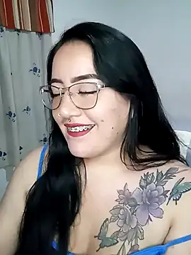 Snapshot of kirara_dirty chatting on 01.10.25 kirara dirty online show from 01.10.25