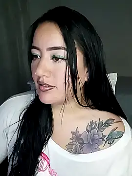 Snapshot of kirara_dirty chatting on 02.01.25 kirara dirty online show from 02.01.25