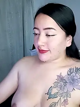 Snapshot of kirara_dirty chatting on 02.28.25 kirara dirty online show from 02.28.25