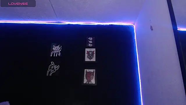 Snapshot of niakat_ chatting on 12.17.24 niakat online show from 12.17.24