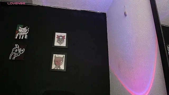 Snapshot of niakat_ chatting on 01.10.25 niakat online show from 01.10.25