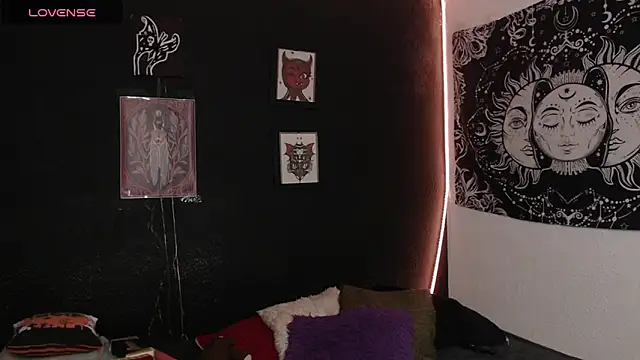 Snapshot of niakat_ chatting on 09.10.25 niakat online show from 09.10.25