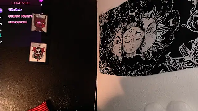 Snapshot of niakat_ chatting on 11.12.25 niakat online show from 11.12.25