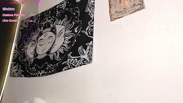 Snapshot of niakat_ chatting on 11.12.25 niakat online show from 11.12.25