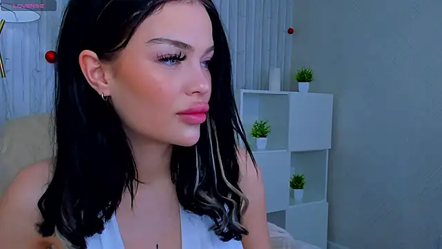 Angel Sapphire  online show from 12.21.24