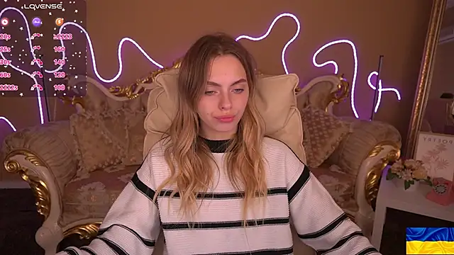 Snapshot of ChloeBrightt chatting on 10.23.25 ChloeBrightt online show from 10.23.25