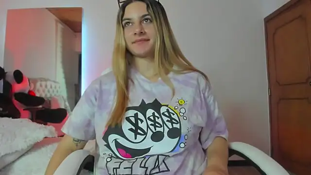 AtheneaRossi online show from 02.25.25