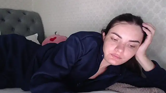  JustmeHere  online show from 09.15.25