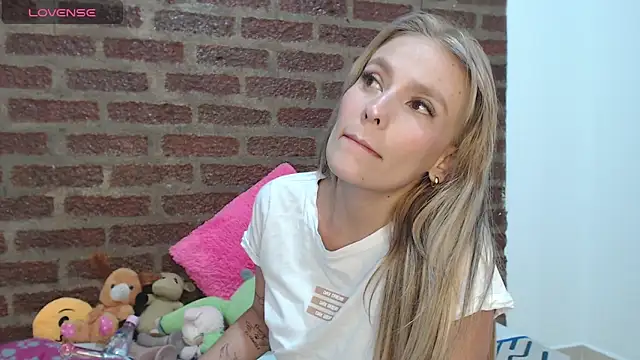 MeganColins1 online show from 09.15.25