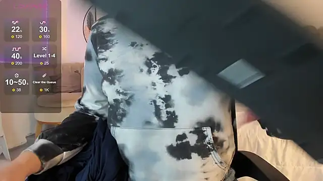 anna-henao online show from 12.20.24