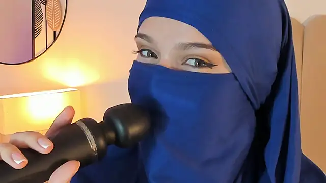 anna-henao online show from 01.13.25