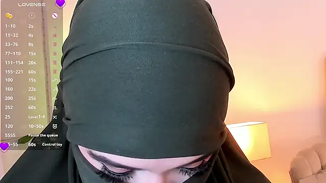 Snapshot of anna-henao chatting on 06.05.26 anna-henao online show from 06.05.26