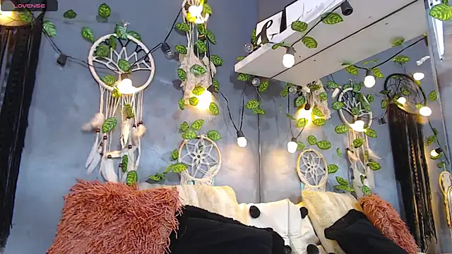 ItsVenuss online show from 01.29.25