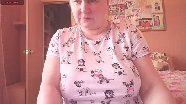 Snapshot of mira_robinsonnn chatting on 04.01.26 mira robinsonnn online show from 04.01.26