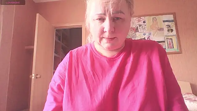 Snapshot of mira_robinsonnn chatting on 04.06.26 mira robinsonnn online show from 04.06.26