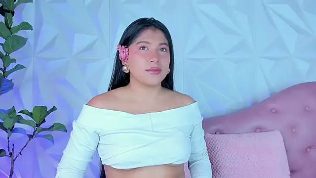 LinnaGardenia online show from 01.20.25