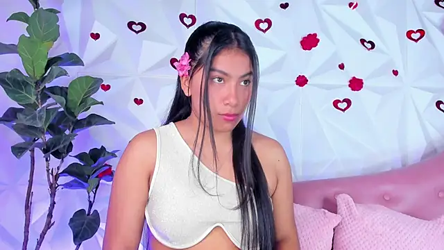 LinnaGardenia online show from 03.08.25