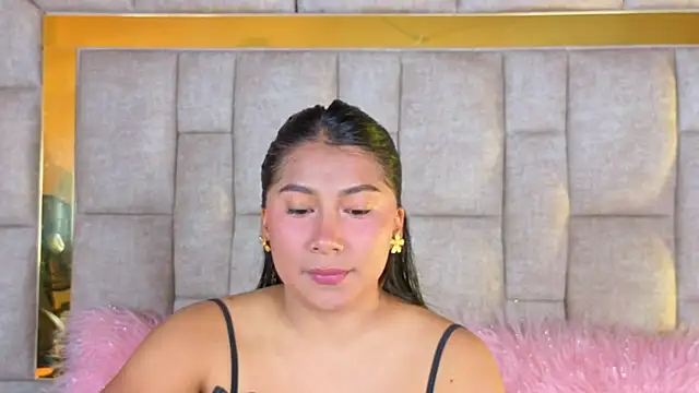 LinnaGardenia online show from 02.13.26