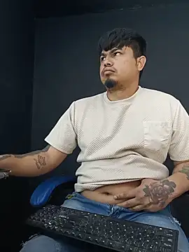 Snapshot of DickMasterfindom chatting on 06.18.26 DickMasterfindom online show from 06.18.26