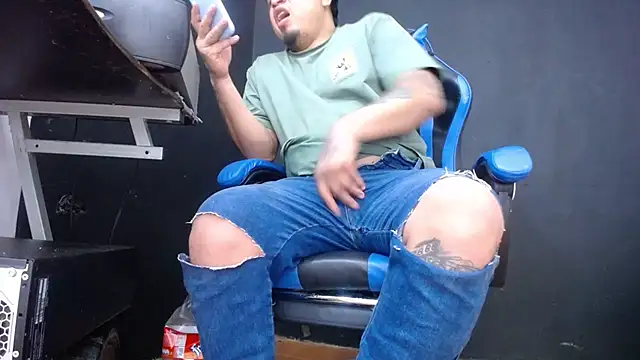 Snapshot of DickMasterfindom chatting on 06.21.26 DickMasterfindom online show from 06.21.26