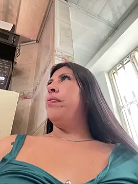 Snapshot of Alanna_atm_ chatting on 12.19.24 Alanna atm online show from 12.19.24