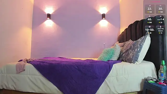 Sofia Clauss  online show from 02.16.25