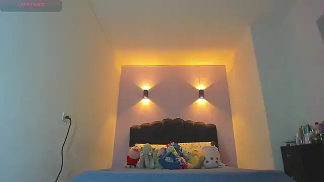 Sofia Clauss  online show from 02.22.26