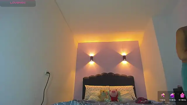 Sofia Clauss  online show from 02.26.26