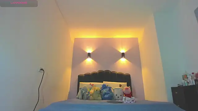 Sofia Clauss  online show from 04.06.26