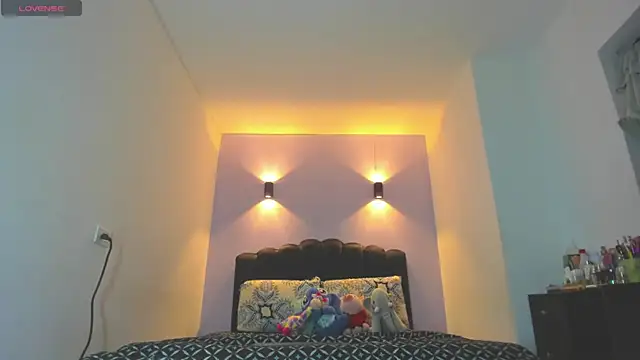 Sofia Clauss  online show from 04.16.26