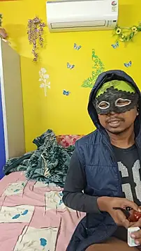 Snapshot of OrgsmMust chatting on 12.21.25 OrgsmMust online show from 12.21.25