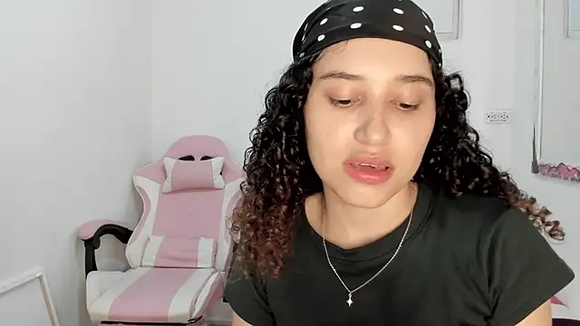 Snapshot of gabriela_duarte1 chatting on 04.26.26 gabriela duarte1 online show from 04.26.26