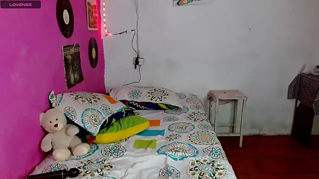 sensitive brunette online show from 01.16.25