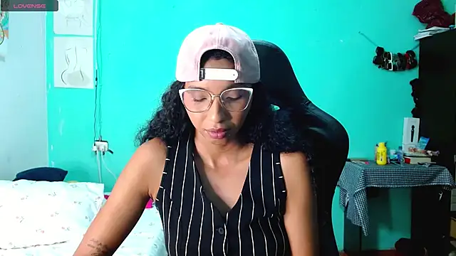sensitive brunette online show from 06.11.26