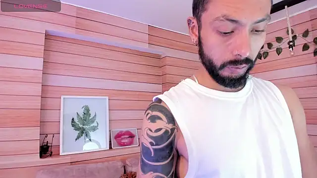 Snapshot of Tom_cooper_ chatting on 02.12.25 Tom cooper online show from 02.12.25